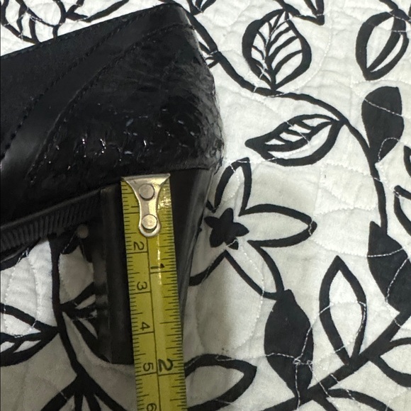 (#128) NWT ladies black dress shoes by Mark & Lemp/Walking Cradles. 6 1/2 med - Picture 12 of 13